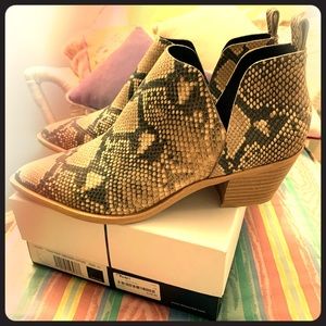 Snake skin ankle pattern ankle boots